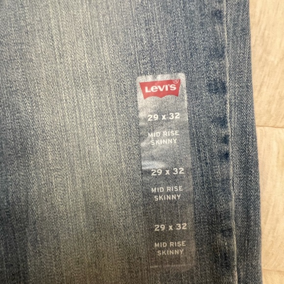 New W/tags Women’s Mid Rise Skinny Levi’s 29x32 - Picture 2 of 12